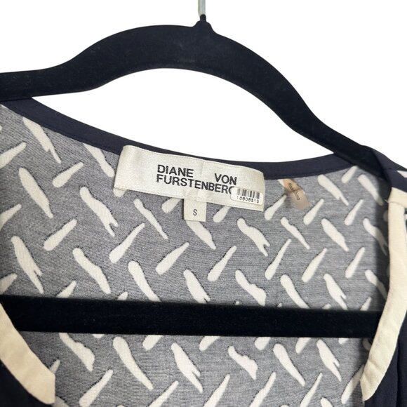 Diane Von Furstenberg Dorothea Dress - Picture 8 of 9